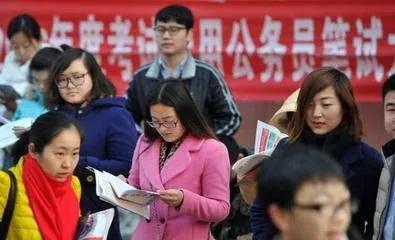 公务员是纳税人供养的？以一部美国电影，分析这种说法的错误插图6